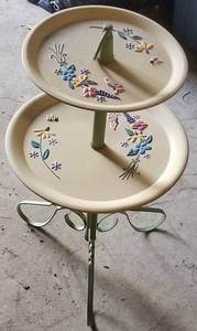 lot 306 image: 2 TIER PLATE STAND FOR DECOR