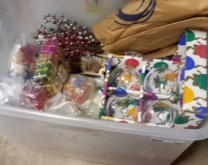 lot 321 image: LOT OF CHRISTMAS ORNAMENTS AND DECOR AS SHOWN