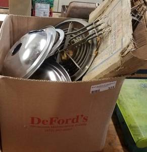 lot 325 image: ELECTRIC RANGE PARTS AND ACCESSORIES AS SHOWN