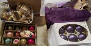 lot 336 image: VINTAGE ORNAMENTS AND MORE AS SHOWN.