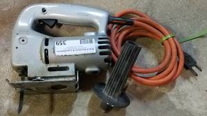 lot 359 image: BLACK AND DECKER JIGSAW AS SHOWN.