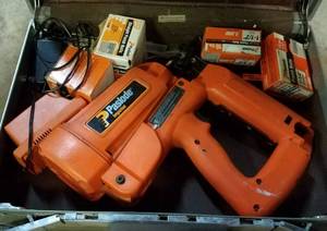 lot 362 image: PASLODE IMPULSE CORDLESS 16 GAUGE FINISH NAILER MODEL IM250 II AS SHOWN.