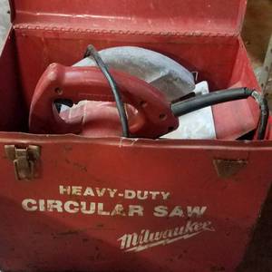 lot 385 image: MILWAUKEE HEAVY DUTY CIRCULAR SAW 6405 AS SHOWN.