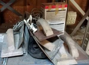 lot 390 image: LOT OF TILE TOOLS AND MISCELLANEOUS ITEMS AS SHOWN.