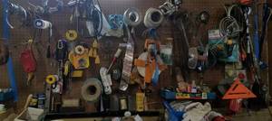 lot 447 image: LARGE LOT OF ASSORTED TOOLS AND ACCESSORIES AS SHOWN IN PICTURES. SEE PICTURES GREAT MIXED LOT