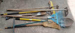 lot 456 image: LOT OF 8 TOOLS INCLUDING RAKE, SHOVEL AND MORE. YOU ARE BIDDING BY THE PIECE