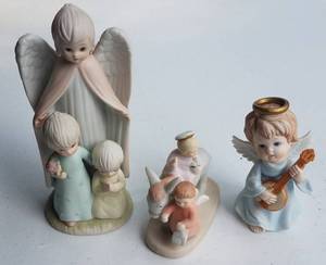lot 495 image: 3 LEFTON CHINA THE CHRISTOPHER COLLECTION FIGURINES AS SHOWN. YOU ARE BIDDING BY THE PIECE