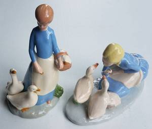 lot 497 image: 2 GLAZED PORCELAIN-STYLE FIGURES AS SHOWN. YOU ARE BIDDING BY THE PIECE