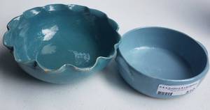 lot 512 image: LOT OF 2 CLAY POTTERY STYLE BOWLS IN STYLECOLORCONDITION SHOWN. ONE APPEARS TO BE BEYER & BOCK.