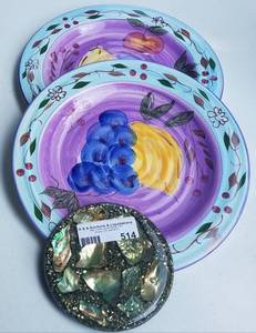 lot 514 image: PLATES AND MORE IN STYLESCOLORS SHOWN.