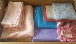 lot 556 image: BOX LOT OF TABLEWARECOVERS AND MORE AS SHOWN.