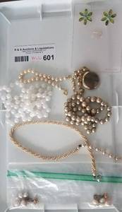 lot 601 image: LOT OF FASHION JEWELRY AS SHOWN.