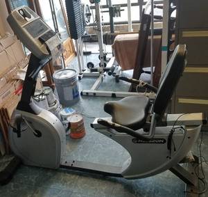 lot 626 image: HORIZON B600 PERFORMANCE RECUMBENT BIKE AS SHOWN.