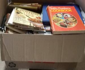 lot 631 image: BOX LOT OF RECIPE BOOKS, COOK BOOKS AND SUCH AS SHOWN. GENEROUS COUNT