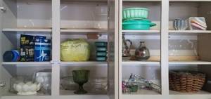 lot 648 image: CONTENTS OF SHELVES INCLUDING DISHES, PLASTIC WARE, BASKET AND MORE AS SHOWN.
