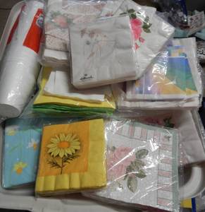 lot 692 image: LOT OF PAPER GOODS INCLUDING NAPKINS, CUPS, AND MORE AS SHOWN.