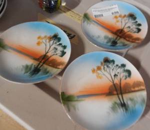 lot 699 image: 3 PLATES IN STYLEDESIGN SHOWN.