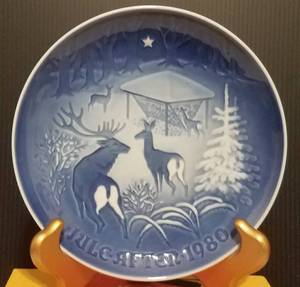 lot 725 image: BING & GRONDAHL 1980 COLLECTIBLE PLATE IN THEMEDESIGNTITLE SHOWN.