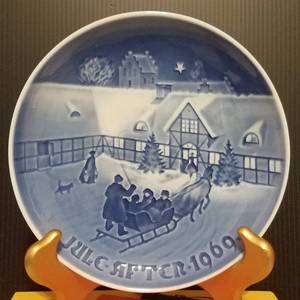 lot 730 image: BING & GRONDAHL 1969 COLLECTIBLE PLATE IN THEMEDESIGNTITLE SHOWN.
