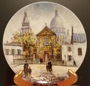 lot 736 image: LOUIS DALI COLLECTIBLE PLATE IN THEMETITLEDESIGN SHOWN.