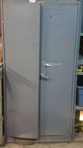 lot 430 image: 2-DOOR METAL CABINET WITH SHELVES AS SHOWN. CONTENTS NOT INCLUDED.