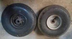lot 422 image: HAND TRUCK TIRES AS SHOWN.