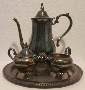 lot 714 image: VINTAGE SILVERPLATE TEA SET AS SHOWN.