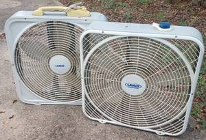 lot 783 image: LOT OF 2 BOX FANS AS SHOWN. YOU ARE BIDDING BY THE PIECE