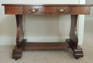 lot 1 image: Vintage Table SMALL DESK  on wheels,  1 drawer 29x42x28 VERY Good Condition