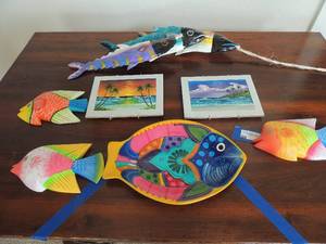 lot 9 image: Fish VERY  COLORFUL  3 ON STRINGER Paper Mache 23x13.  Two tile sunset photos ocean view 8x6 ,   ,  Wooden Fish Wall DCOR  8 X4 - QTY 3, Fish wall plate 12 x 8