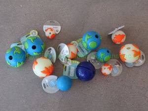 lot 36 image: Planet Dog Orbee-Tuff Guru dog toys