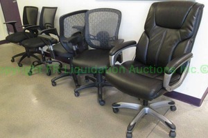 lot 11 image: Office chairs, 5 count