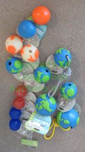 lot 18 image: Planet Dog orbee-tuff dog toys