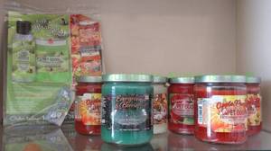 lot 21 image: Pet odor eliminating candles, 6 count