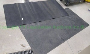 lot 184 image: Rubber floor mats, 73 x 36