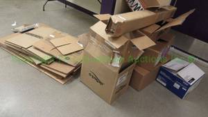 lot 114 image: Various sized cardboard boxes