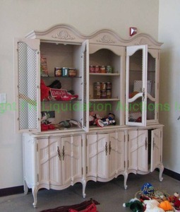 lot 59 image: Broyhill Premier china cabinet, included felt silverware holder, 77 x 76 x 19