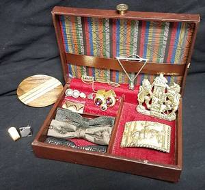 lot 170 image: Mens accessories