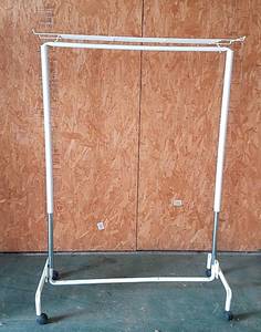 lot 204 image: Clothing rack