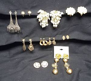 lot 178 image: clip and screw back earrings