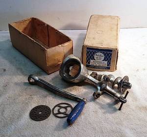 lot 252 image: Maid of Honor Household Food Chopper