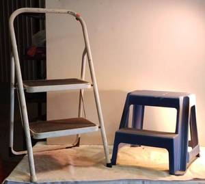 lot 254 image: 2 Step Stools