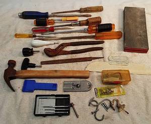 lot 231 image: Assorted Handyman Tools