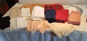 lot 269 image: placemats and napkins
