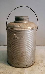 lot 276 image: Antique Atlas Faris thermos