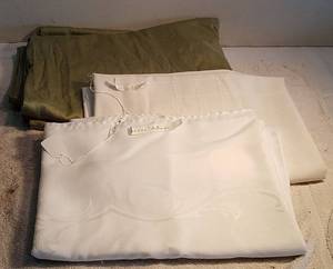 lot 283 image: table cloths