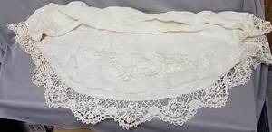 lot 308 image: round table cloth with embroidered decoration