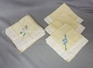 lot 314 image: Coctail napkins