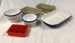lot 31 image: Bakeware