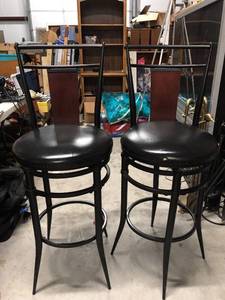 lot 88 image: Bar Stools
